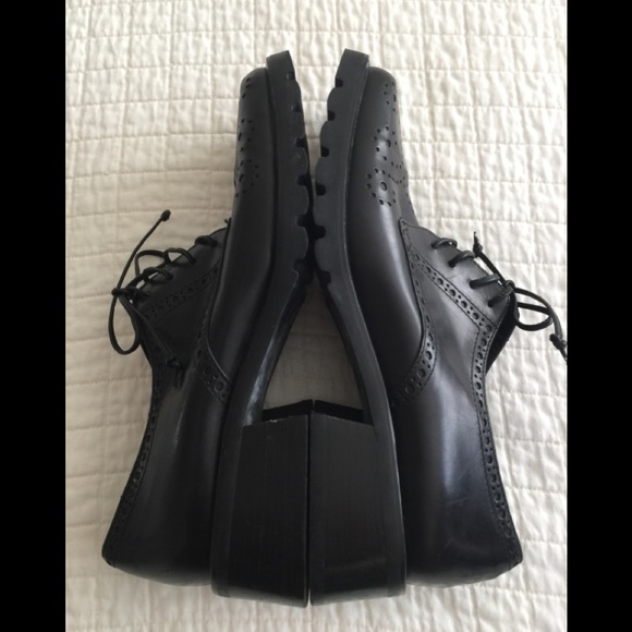 Joan Helpern Signature hand made black leather oxford shoes. - Picture 3 of 10